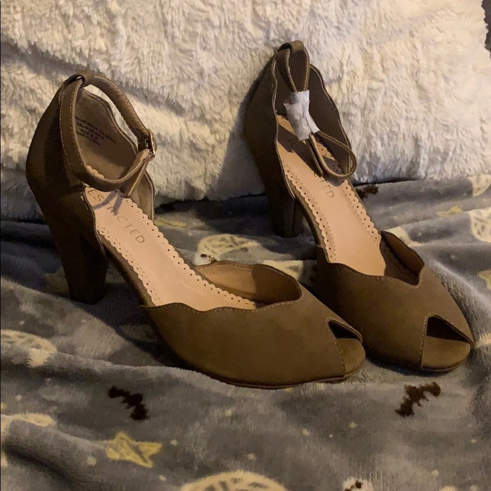 Kitten Heel